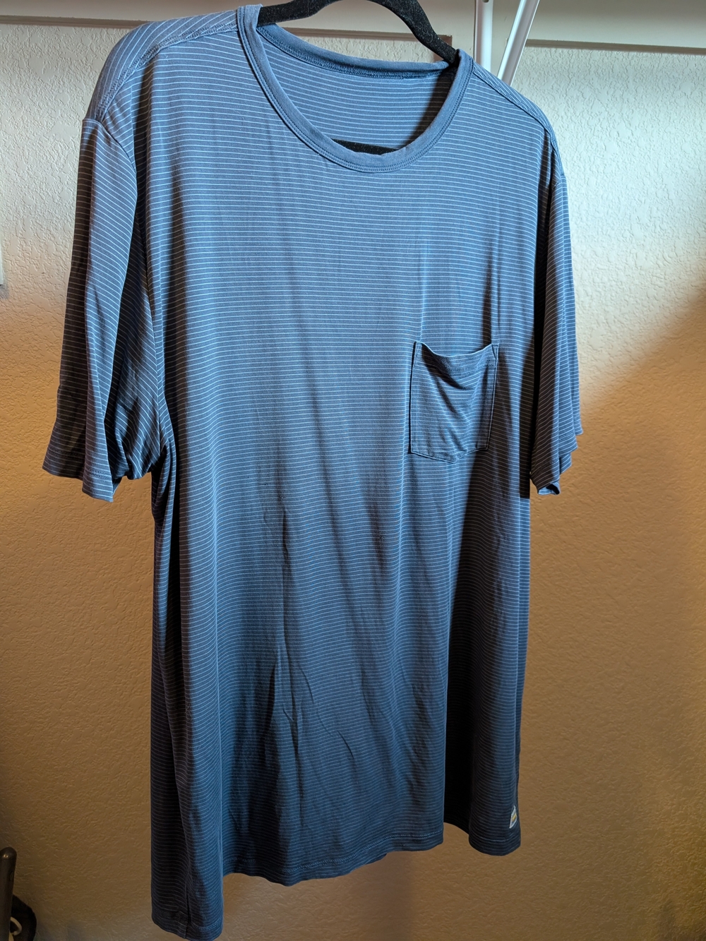Men's Vuori Short Sleeve Striped Pocket Tee — Blue